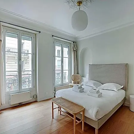 Hotel Authentic - 3br8p - Clignancourt 3*