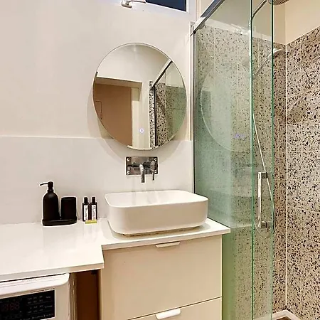 Authentic - 3br8p - Clignancourt Hotel 3*