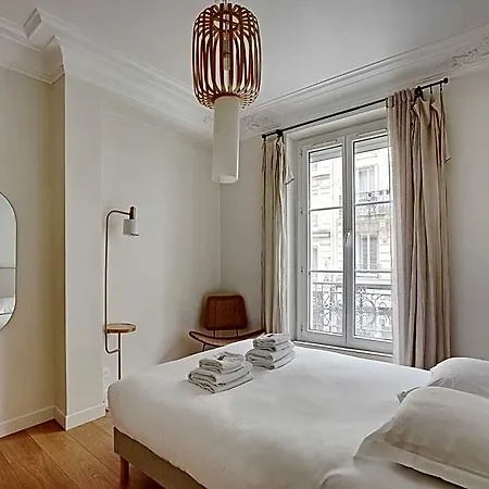 Hotel Authentic - 3br8p - Clignancourt 3*